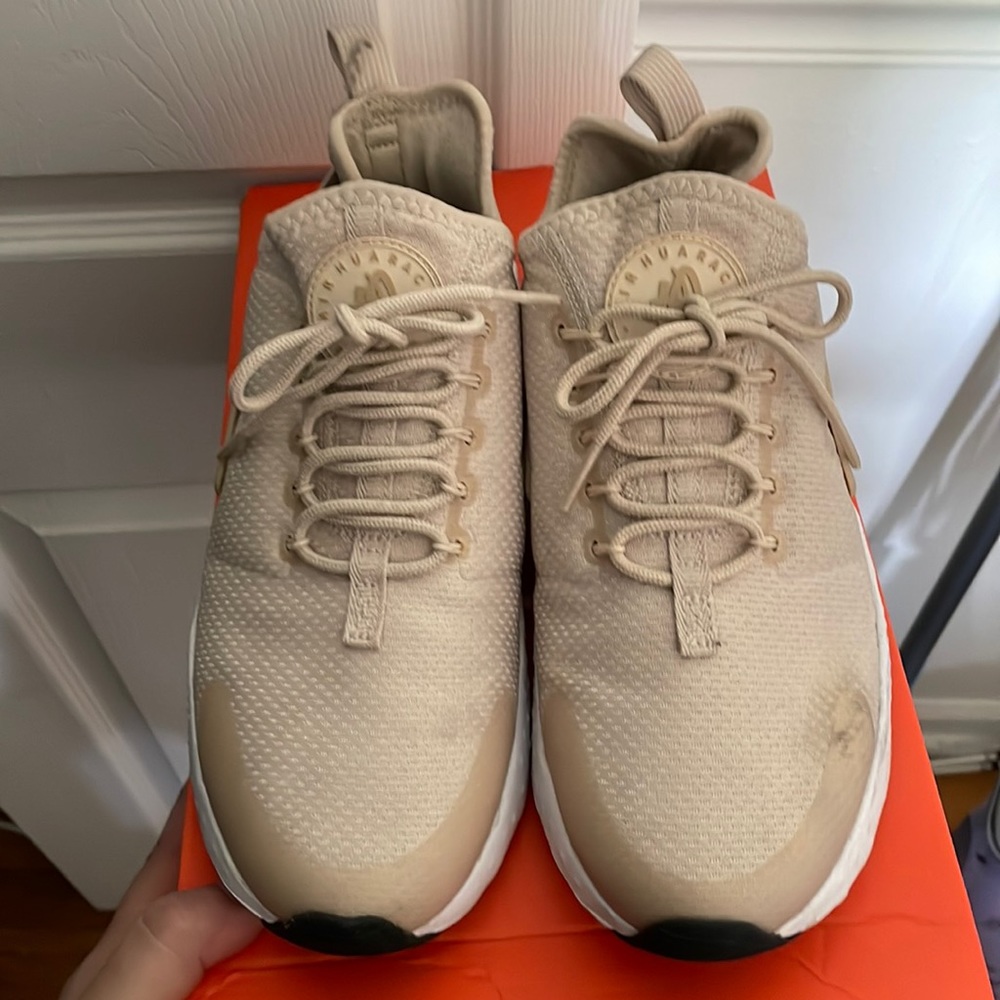 Nike Air Hurache - image 1